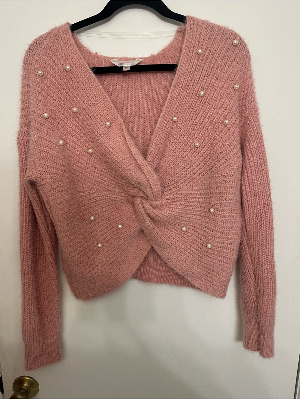 No Boundaries Rose-Pink Pearl Twist V-Neck Sweater